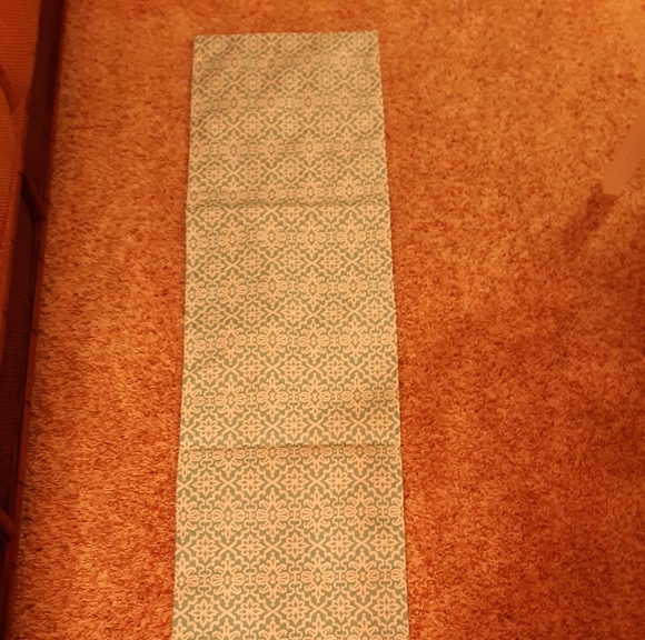 J. QUEEN New York table runner - Picture 4 of 7